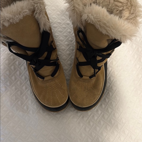 Tan Kids Winter Boots with Black Accents - Picture 3 of 5